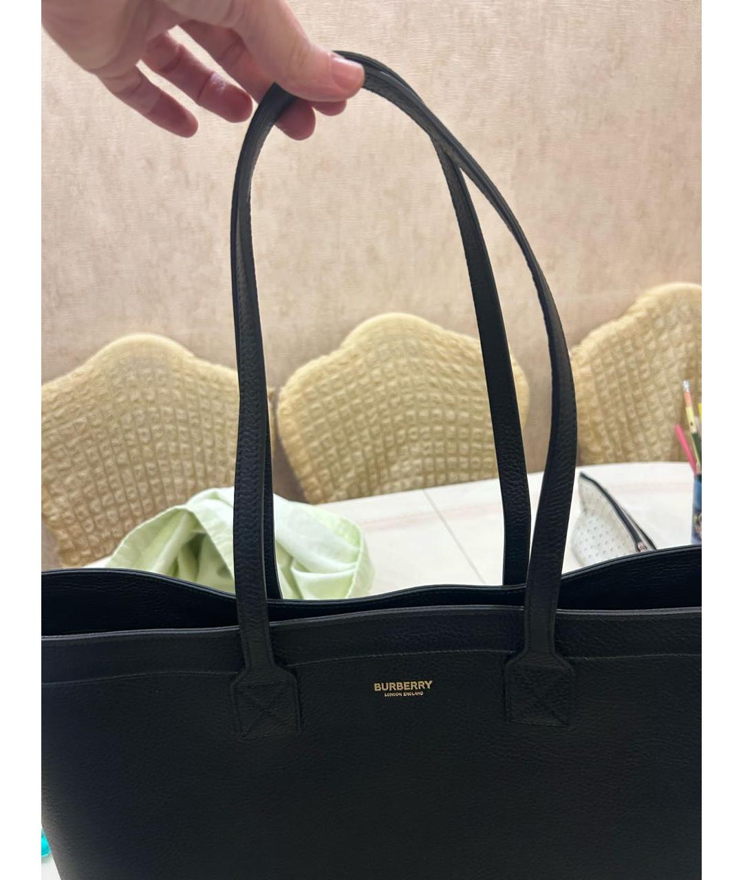 BURBERRY Черная кожаная сумка с короткими ручками, фото 3