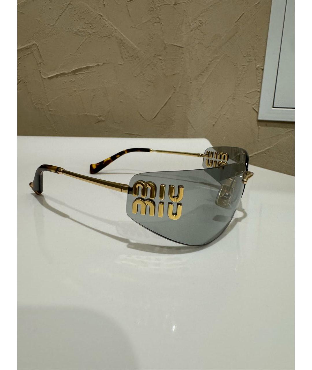 MIU MIU Серые пластиковые солнцезащитные очки, фото 2