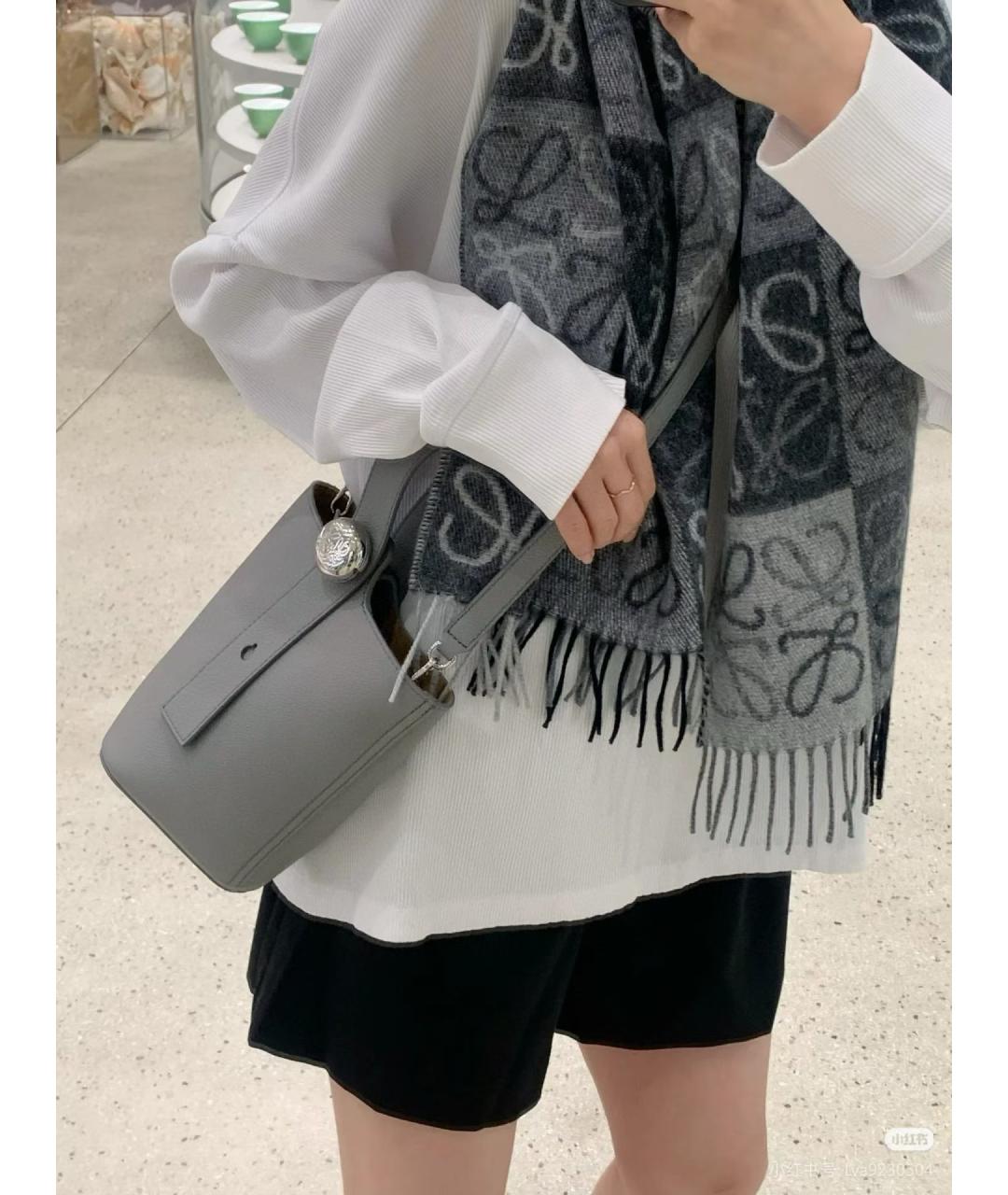 LOEWE Серая кожаная сумка тоут, фото 6