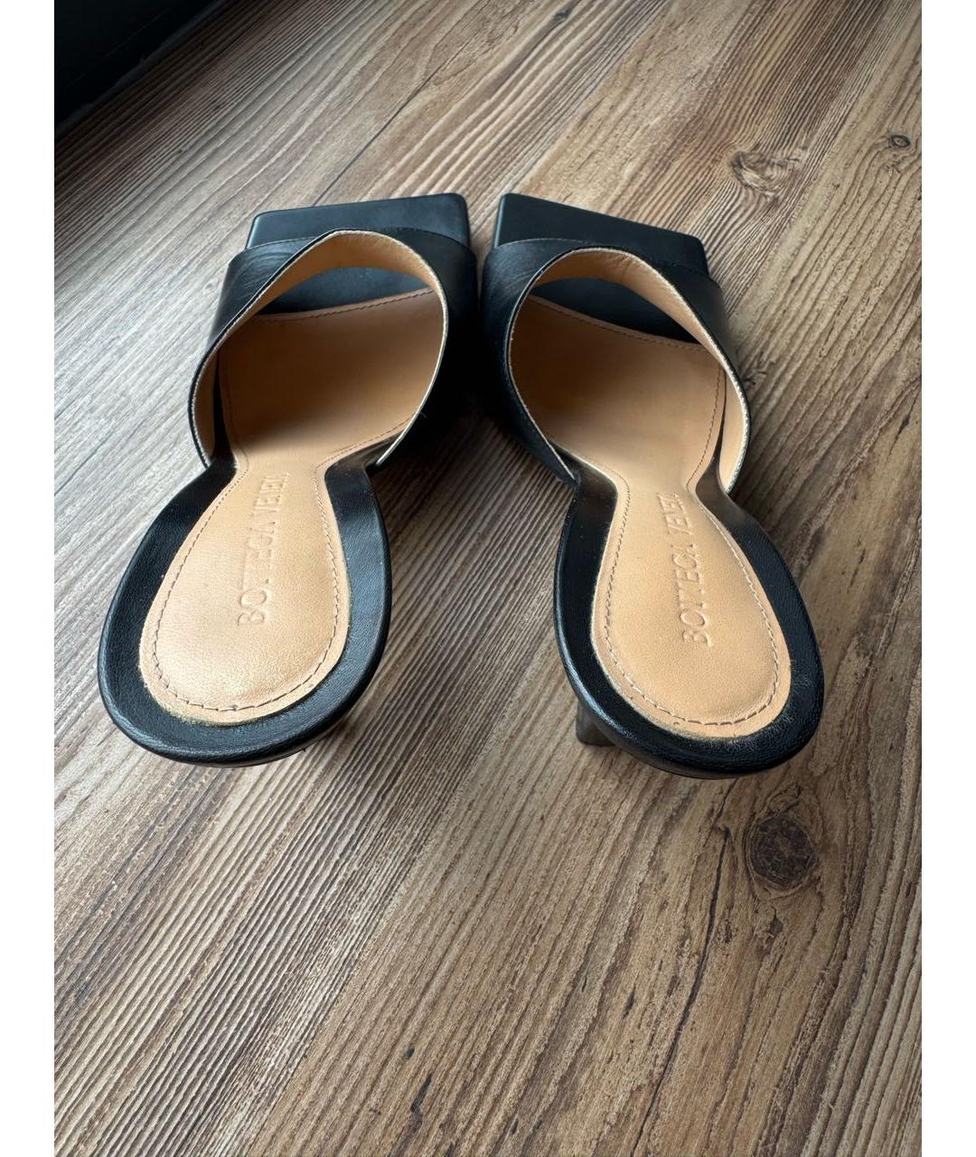 BOTTEGA VENETA Черные кожаные мюли, фото 3