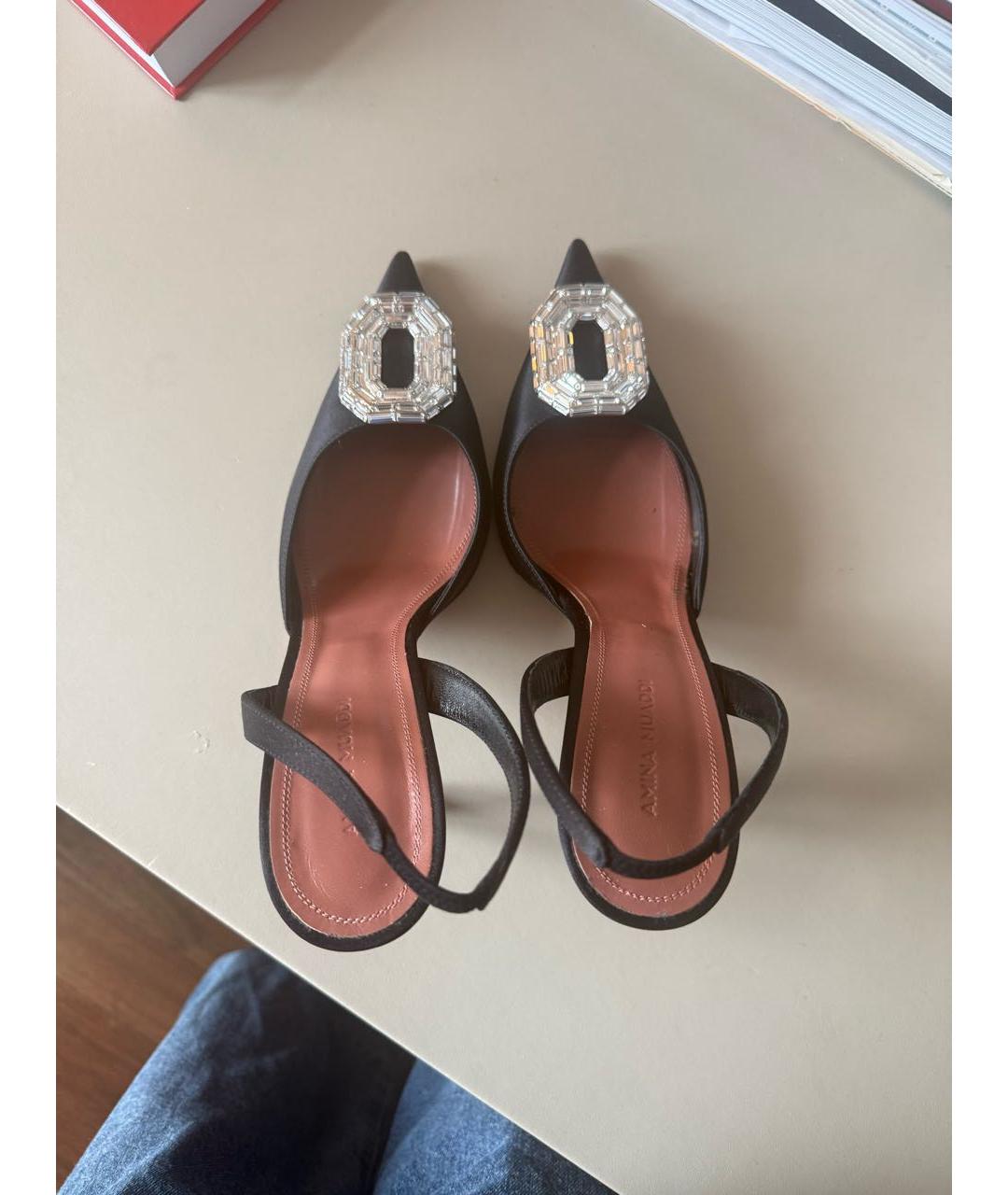 Amina Muaddi Черные текстильные туфли, фото 3