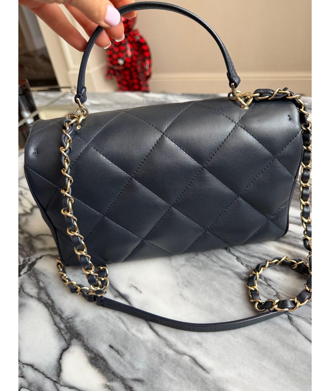 CHANEL Темно-синяя кожаная сумка с короткими ручками, фото 2