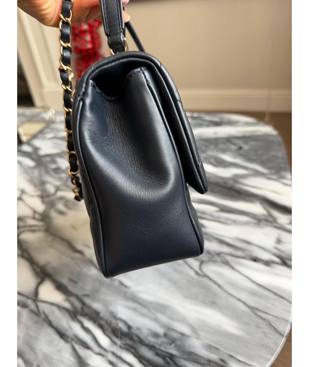 CHANEL Темно-синяя кожаная сумка с короткими ручками, фото 3