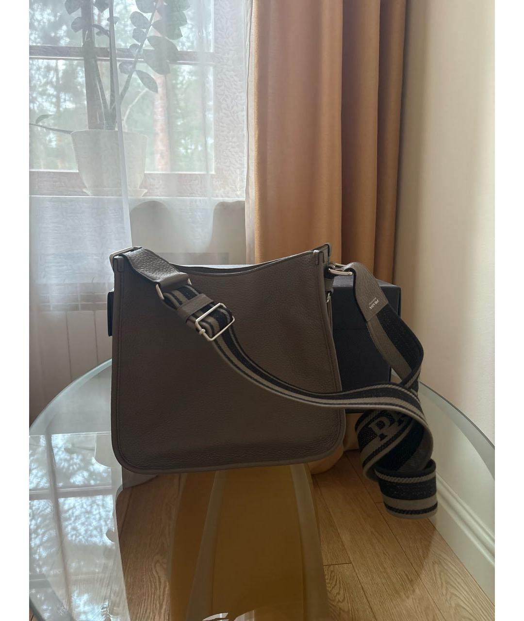 PRADA Серая кожаная сумка через плечо, фото 3