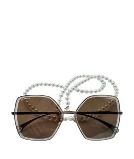 CHANEL Солнцезащитные очки