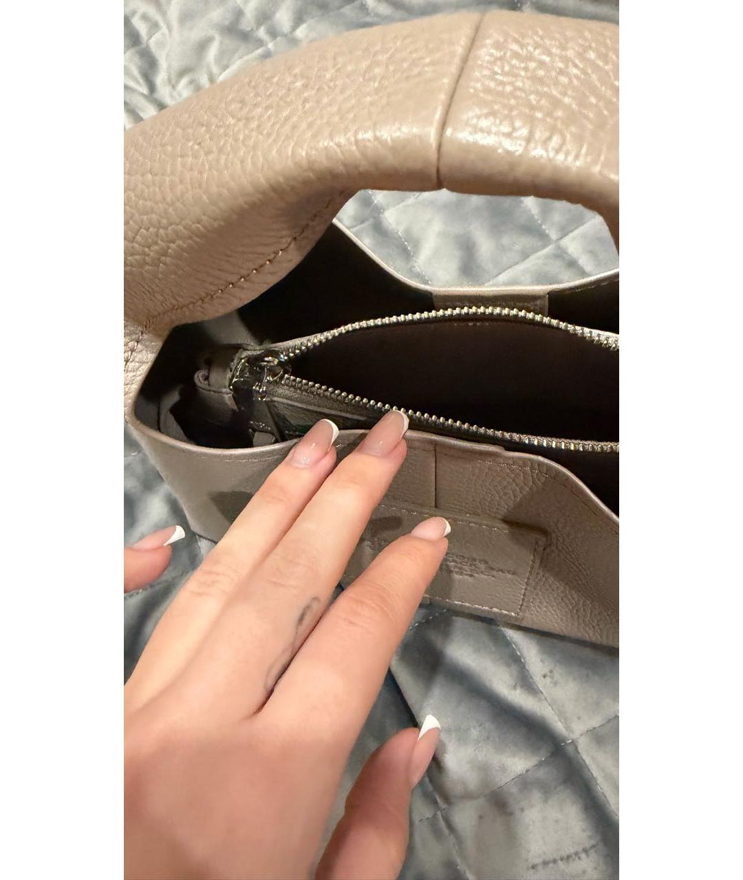 MARC JACOBS Бежевая кожаная сумка с короткими ручками, фото 6