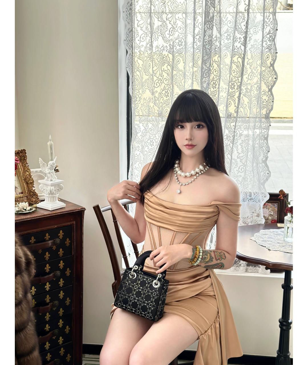 CHRISTIAN DIOR Черная кожаная сумка с короткими ручками, фото 8