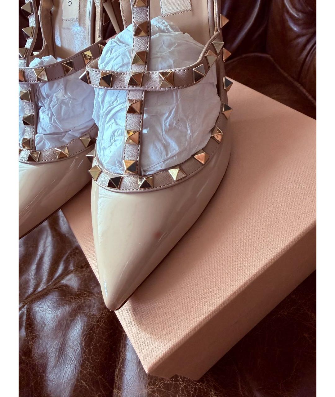 VALENTINO Бежевые туфли из лакированной кожи, фото 8