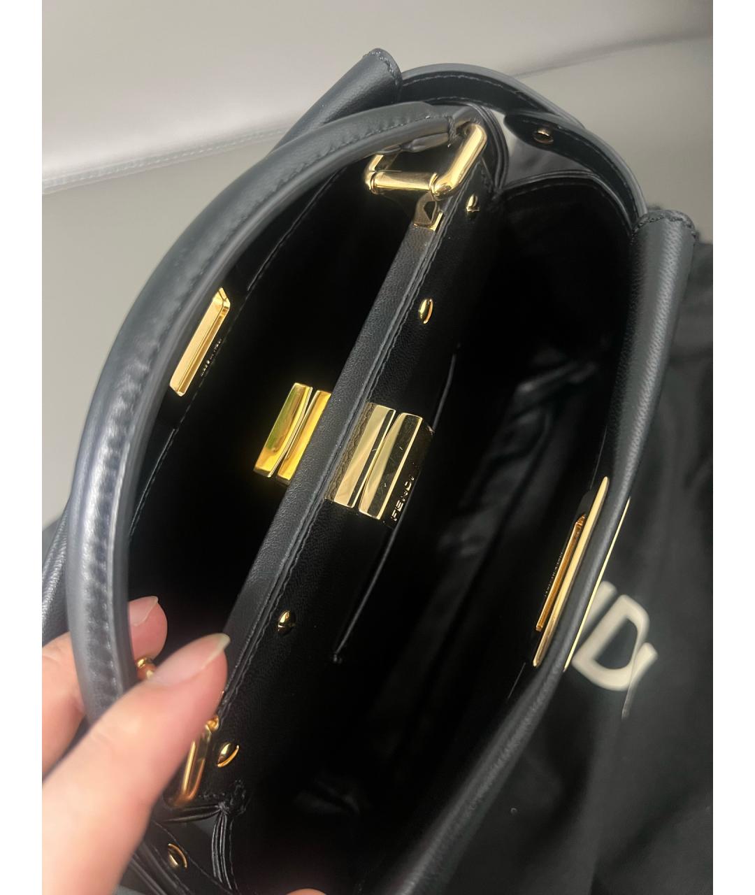 FENDI Черная кожаная сумка с короткими ручками, фото 5