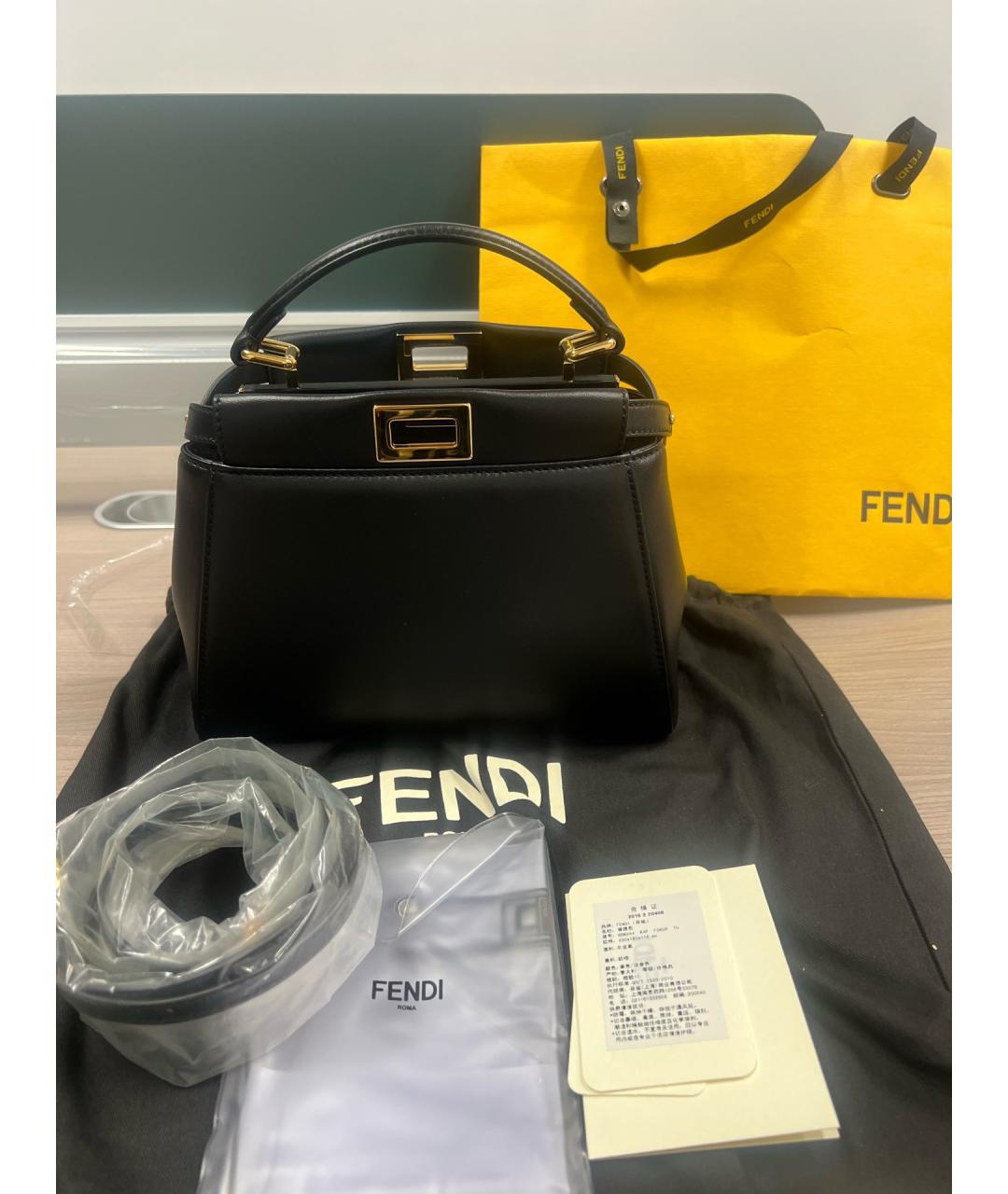 FENDI Черная кожаная сумка с короткими ручками, фото 8