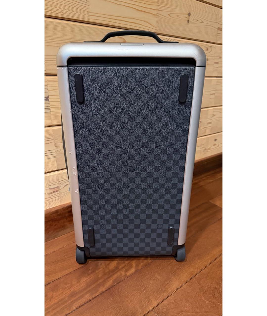 LOUIS VUITTON Антрацитовый чемодан, фото 2