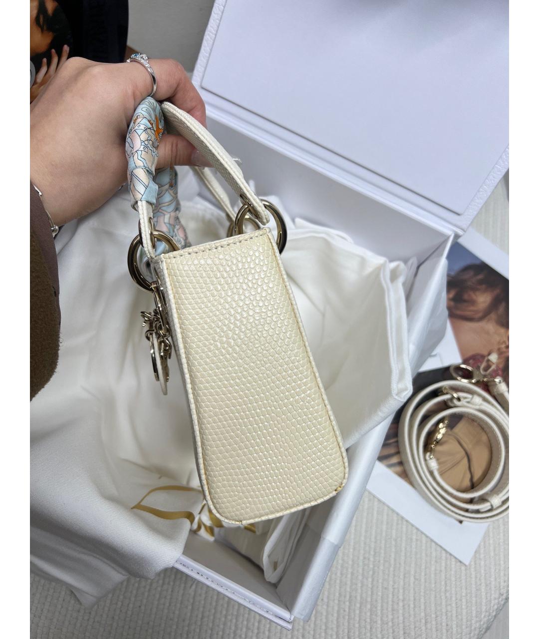 CHRISTIAN DIOR Белая сумка с короткими ручками из экзотической кожи, фото 3