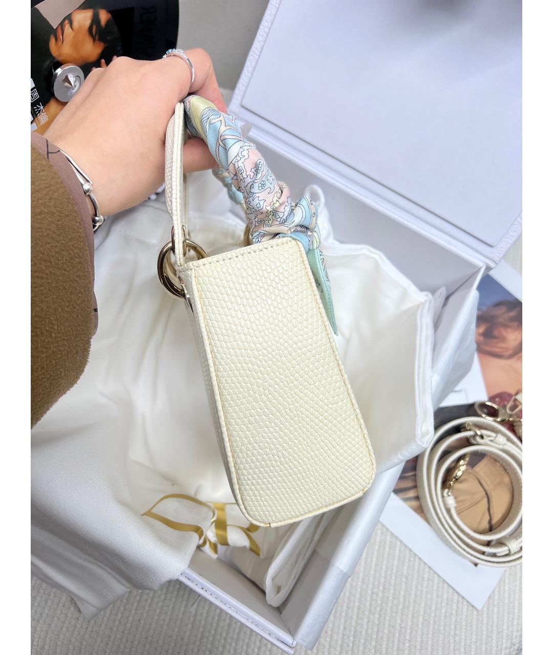 CHRISTIAN DIOR Белая сумка с короткими ручками из экзотической кожи, фото 4