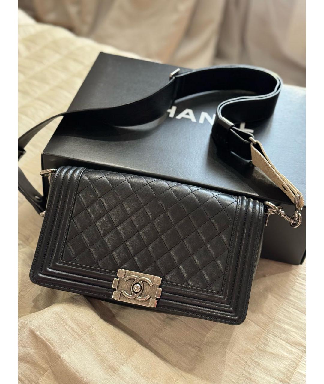 CHANEL Черная кожаная сумка с короткими ручками, фото 9