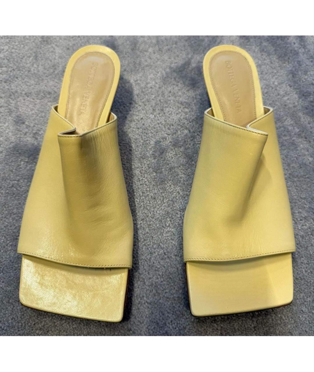 BOTTEGA VENETA Бежевые кожаные мюли, фото 2