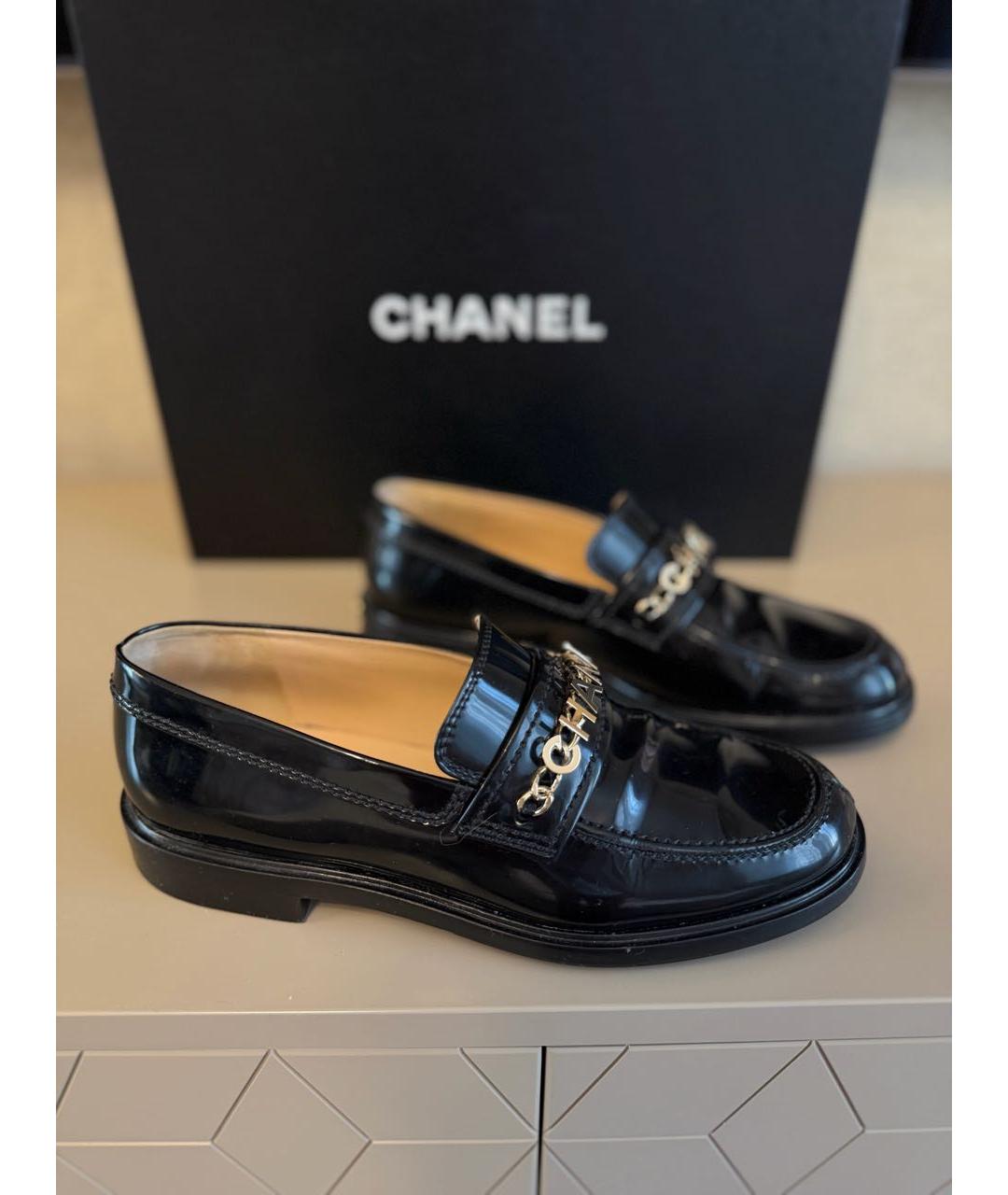 CHANEL Черные лоферы из лакированной кожи, фото 9
