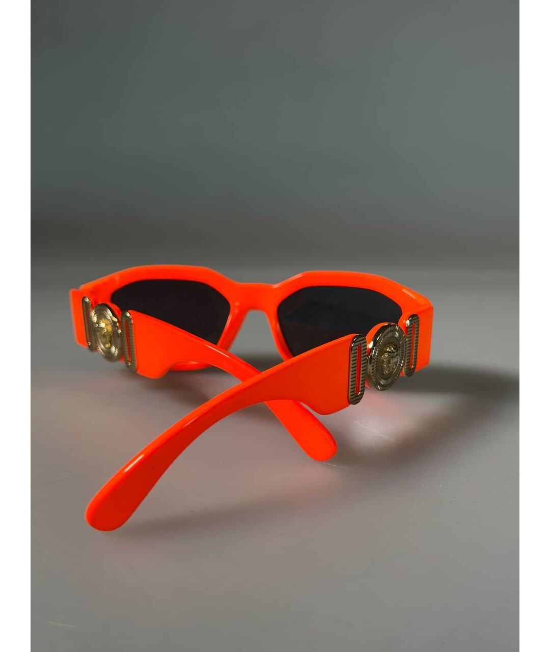 VERSACE Оранжевое пластиковые солнцезащитные очки, фото 2