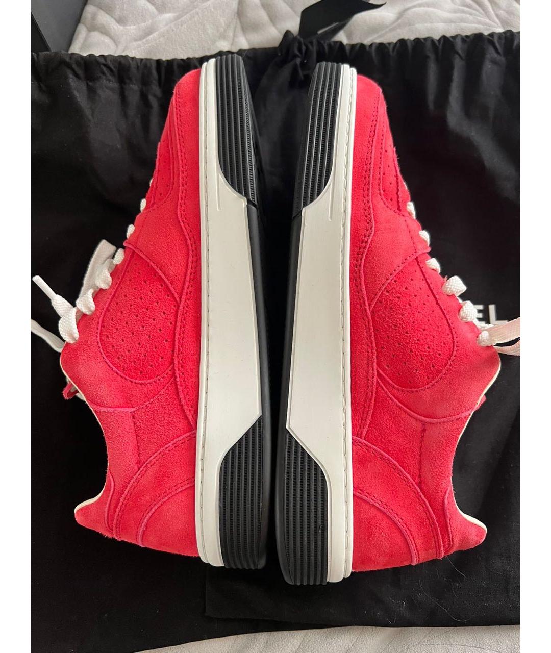 CHANEL Коралловые замшевые кроссовки, фото 3