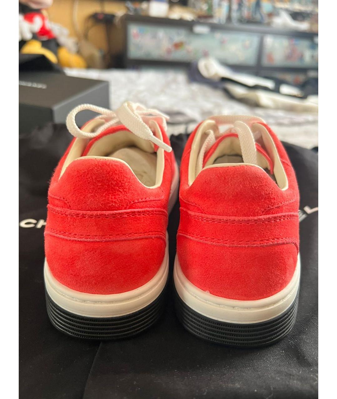 CHANEL Коралловые замшевые кроссовки, фото 4