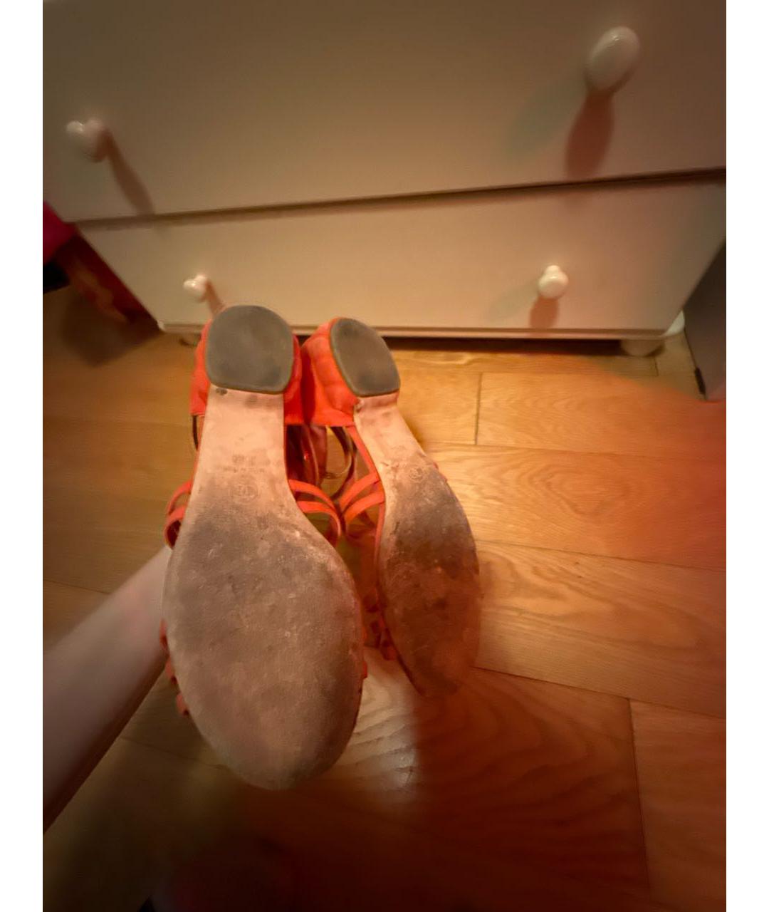 CHANEL Коралловые замшевые сандалии, фото 5