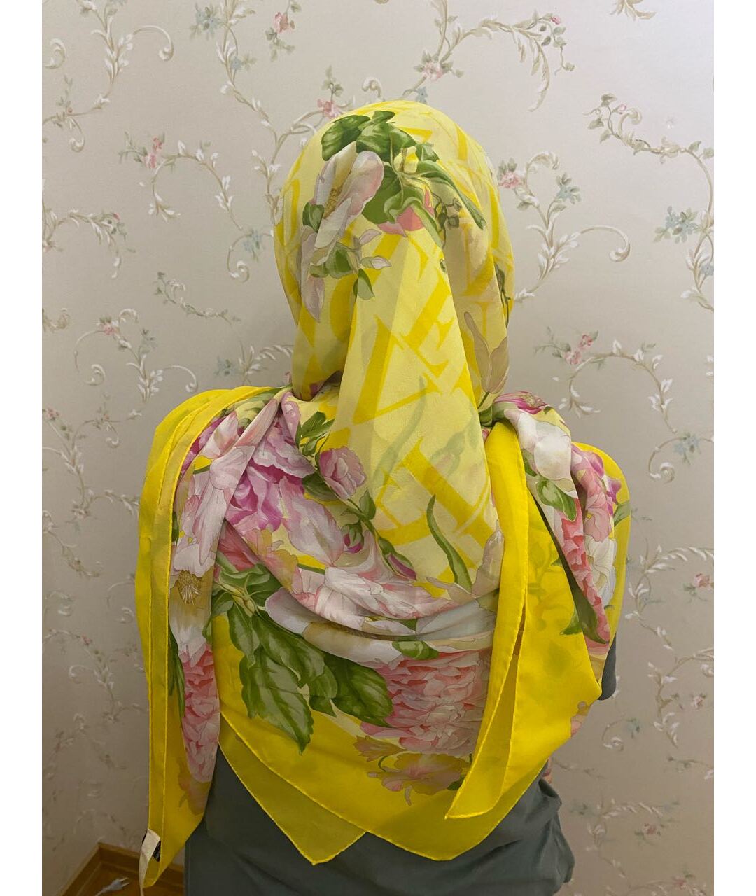VALENTINO Желтый шелковый шарф, фото 2
