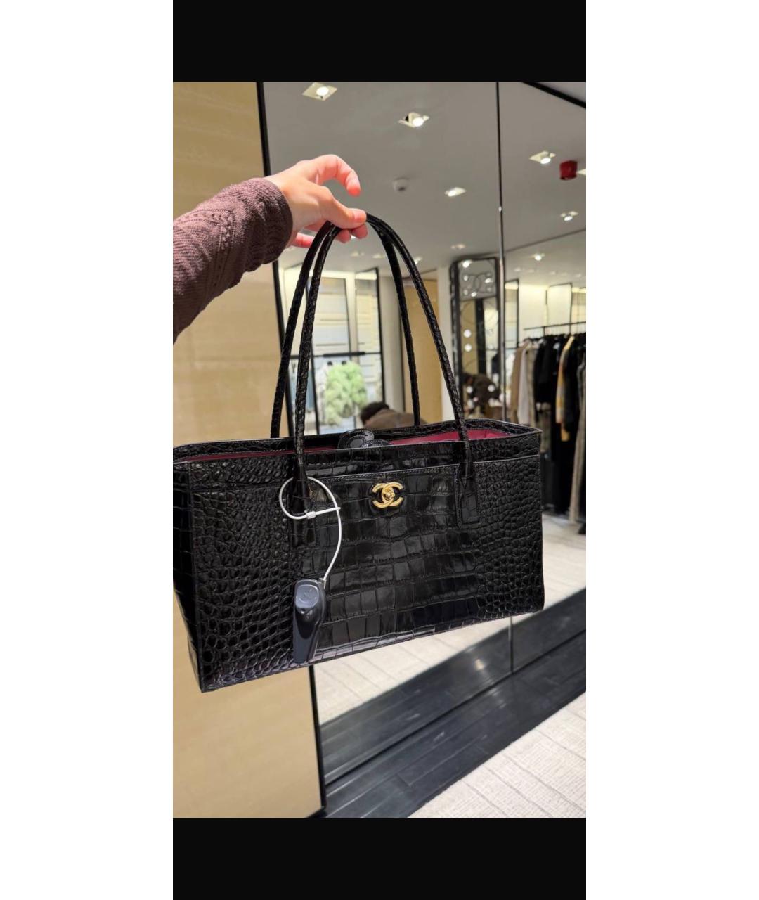 CHANEL Черная кожаная сумка тоут, фото 2