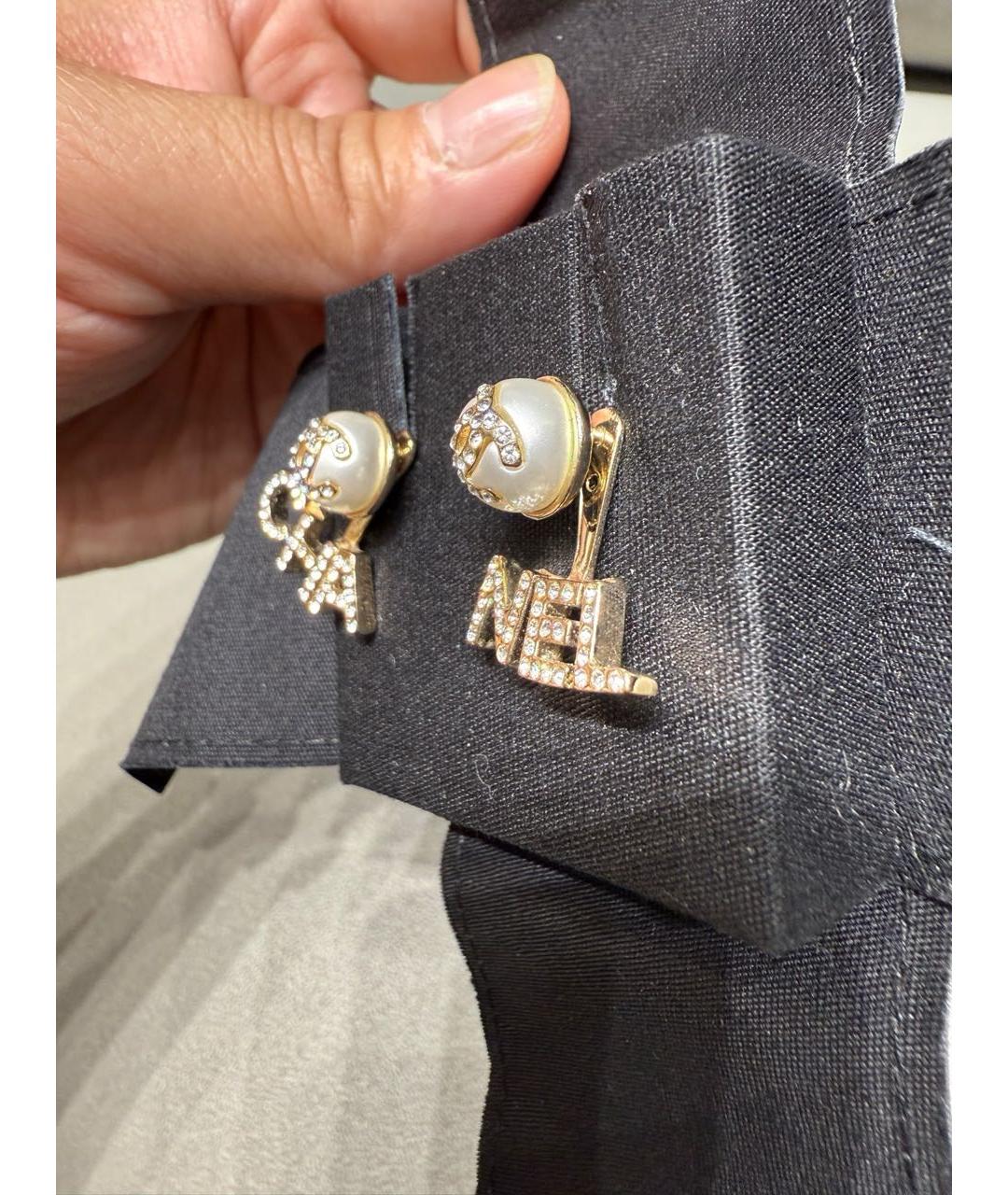 CHANEL Золотые металлические серьги, фото 5