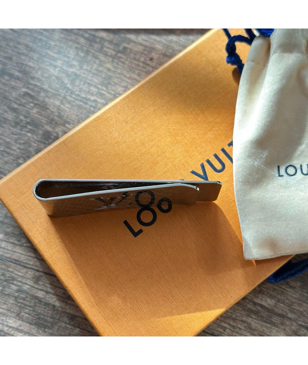 LOUIS VUITTON Серебрянный кардхолдер, фото 4
