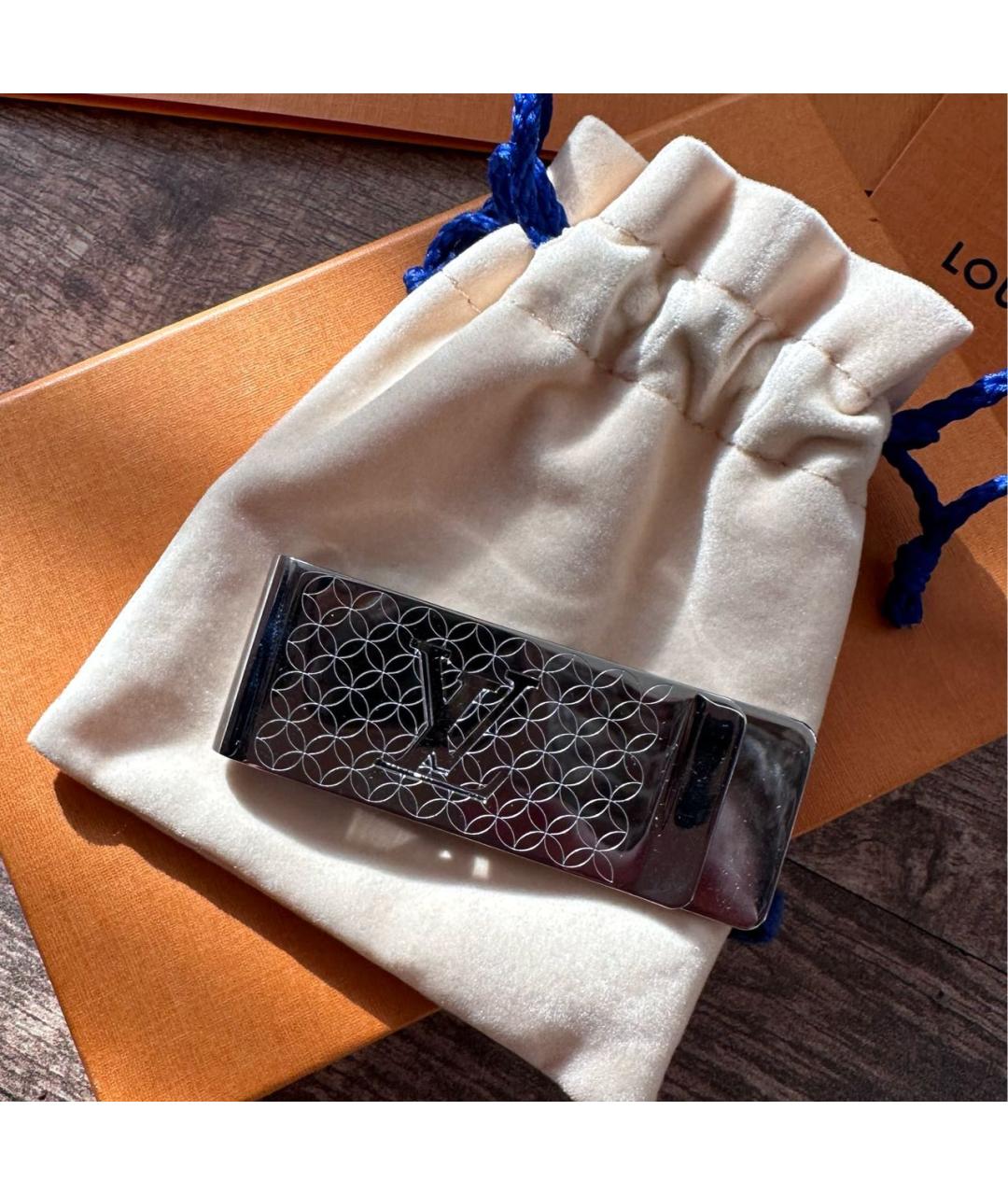 LOUIS VUITTON Серебрянный кардхолдер, фото 6