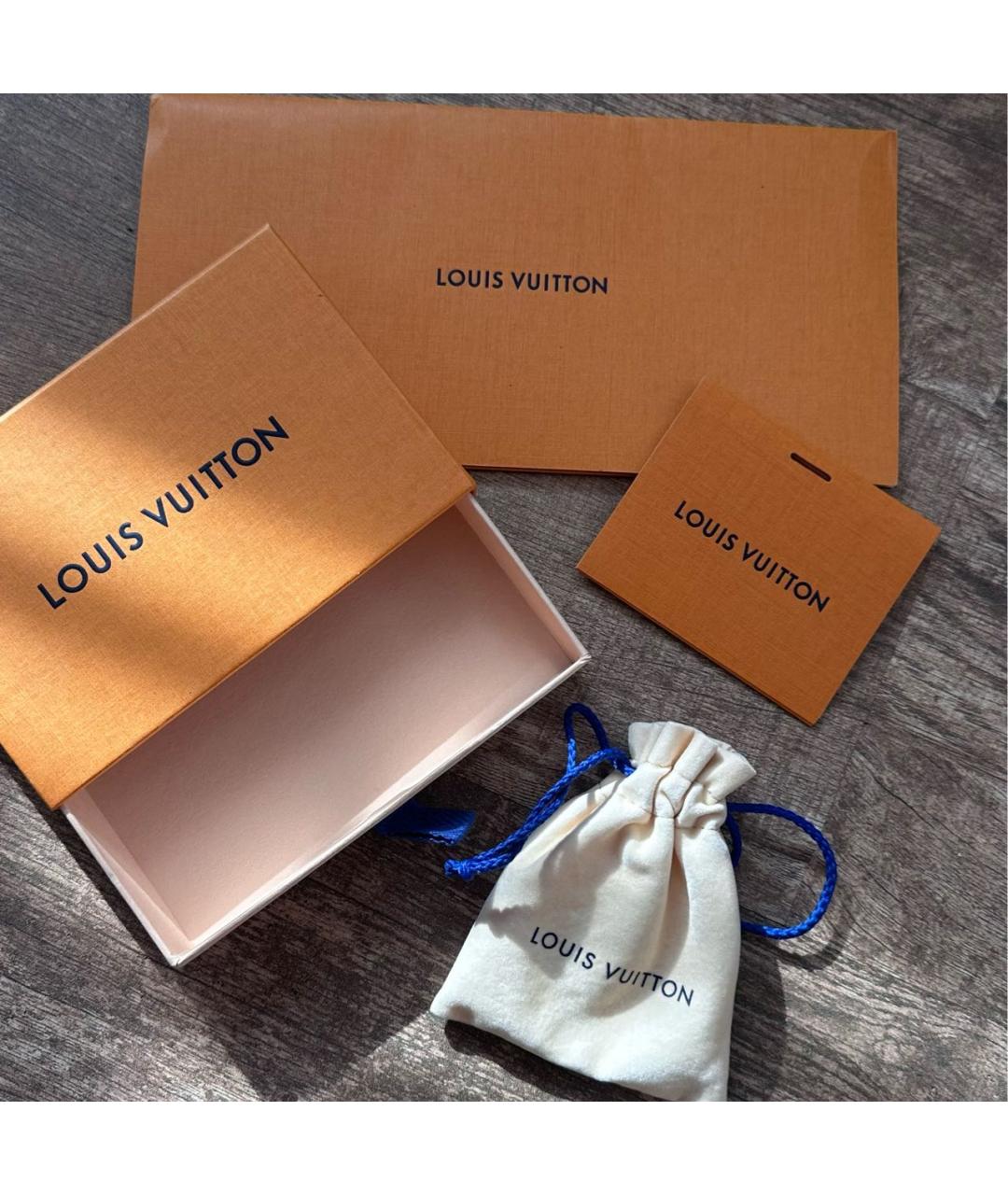 LOUIS VUITTON Серебрянный кардхолдер, фото 5
