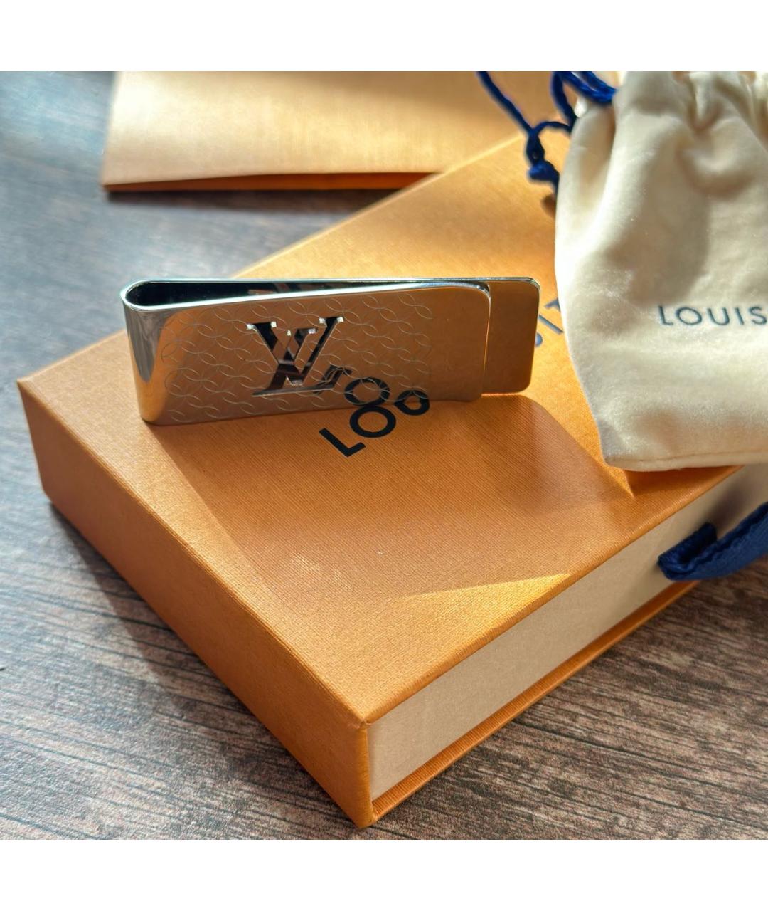 LOUIS VUITTON Серебрянный кардхолдер, фото 3