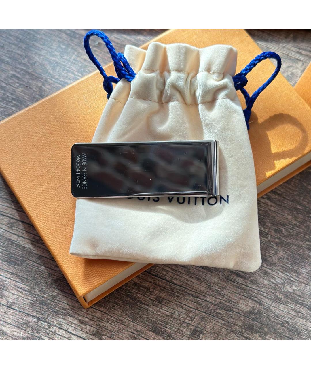 LOUIS VUITTON Серебрянный кардхолдер, фото 2