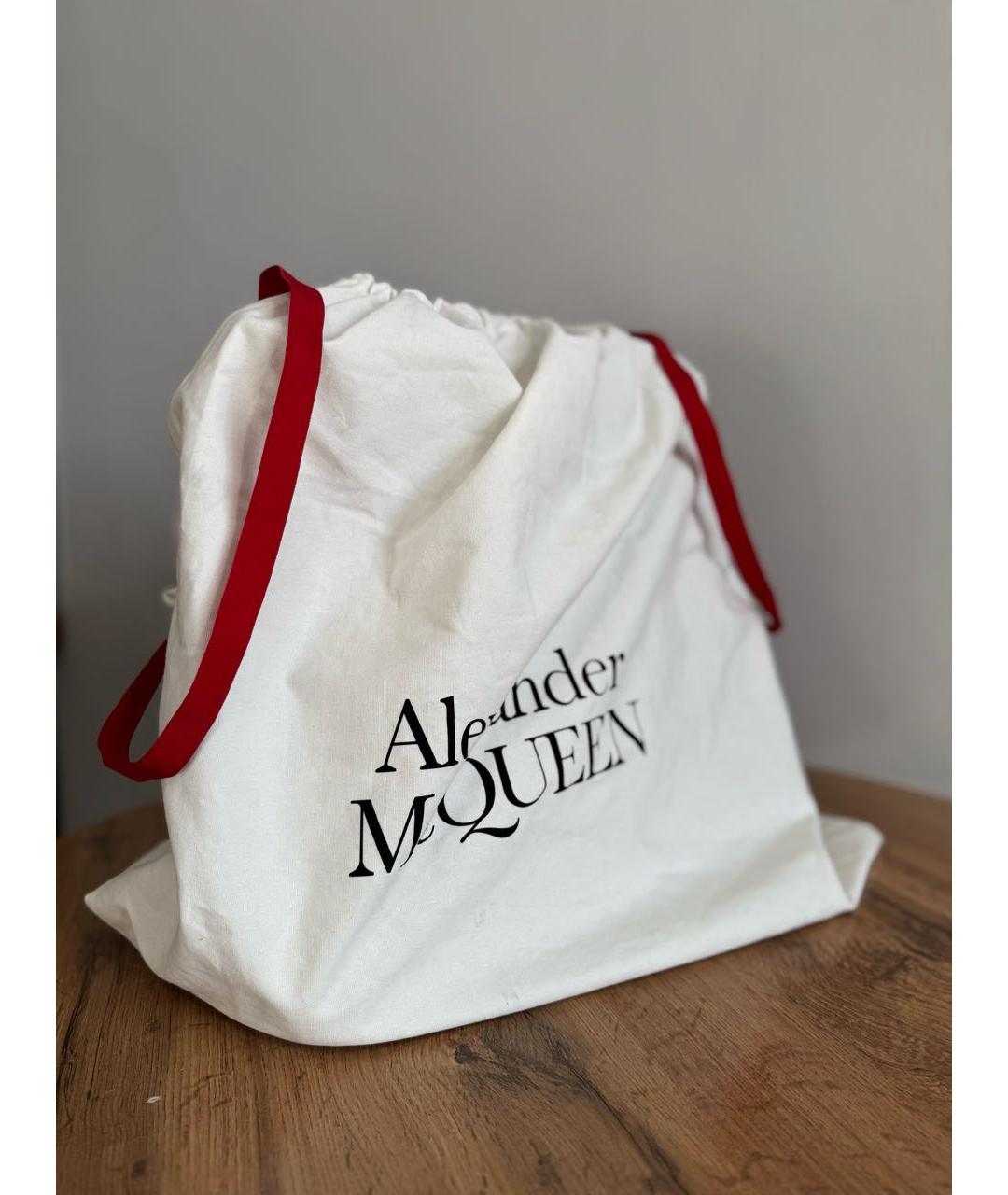 ALEXANDER MCQUEEN Черная кожаная сумка с короткими ручками, фото 6