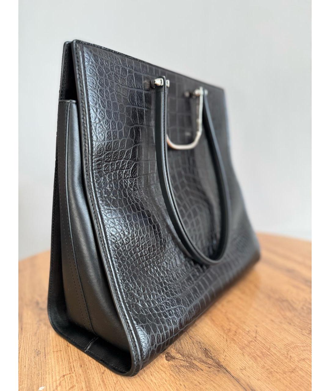 ALEXANDER MCQUEEN Черная кожаная сумка с короткими ручками, фото 3