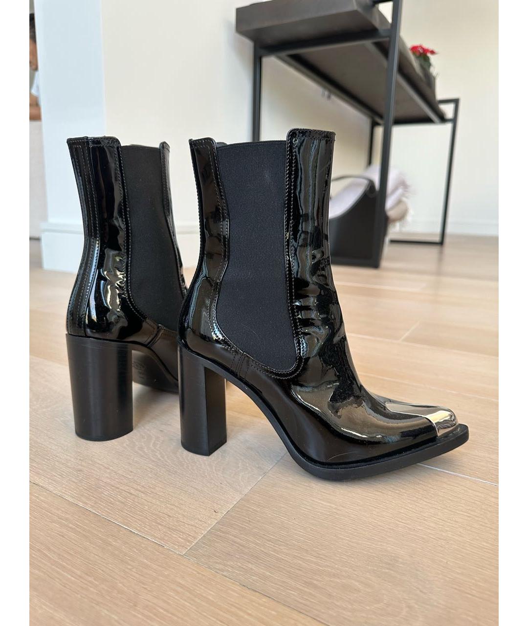 ALEXANDER MCQUEEN Черные ботильоны из лакированной кожи, фото 4