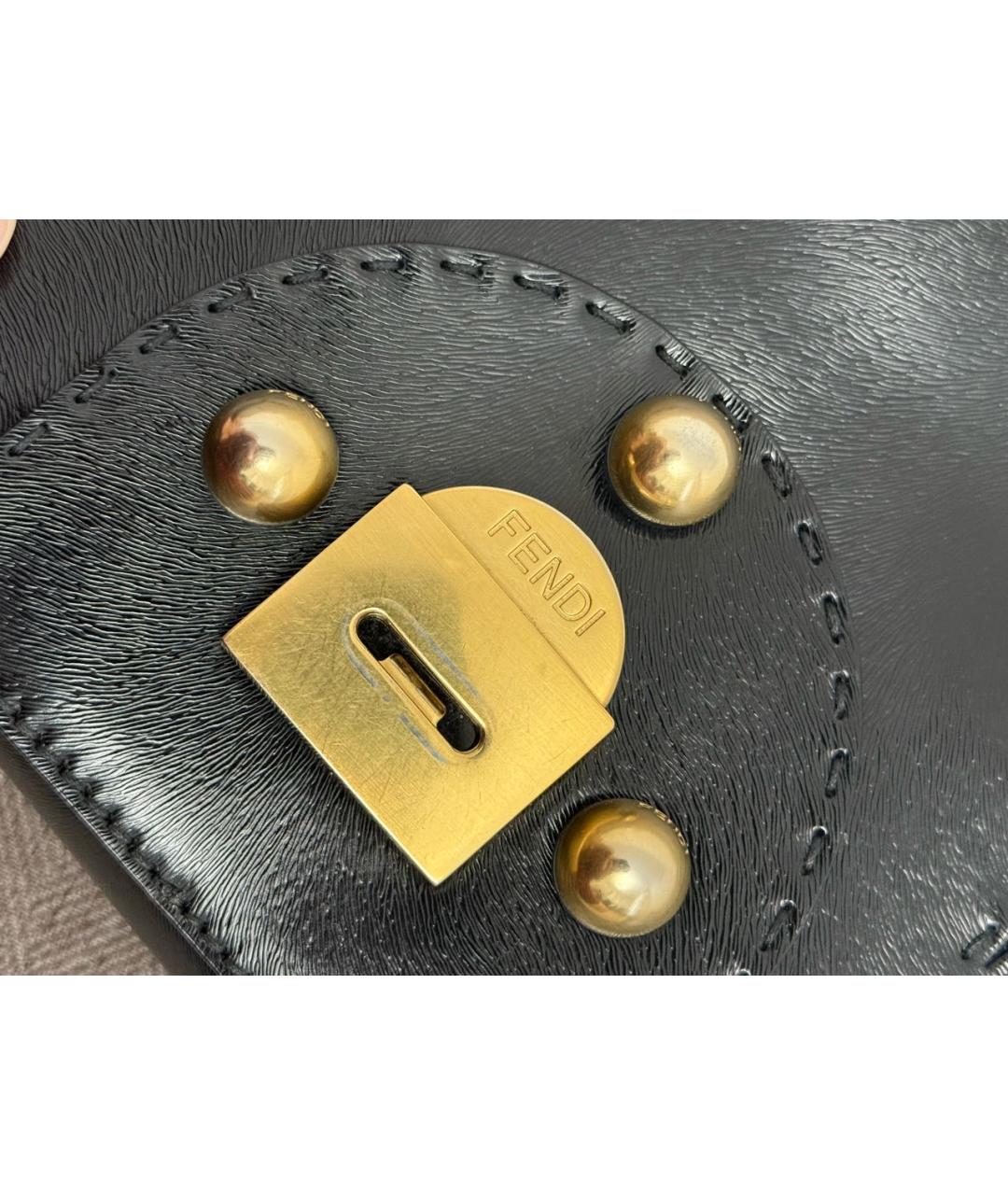 FENDI Черная сумка с короткими ручками из лакированной кожи, фото 6