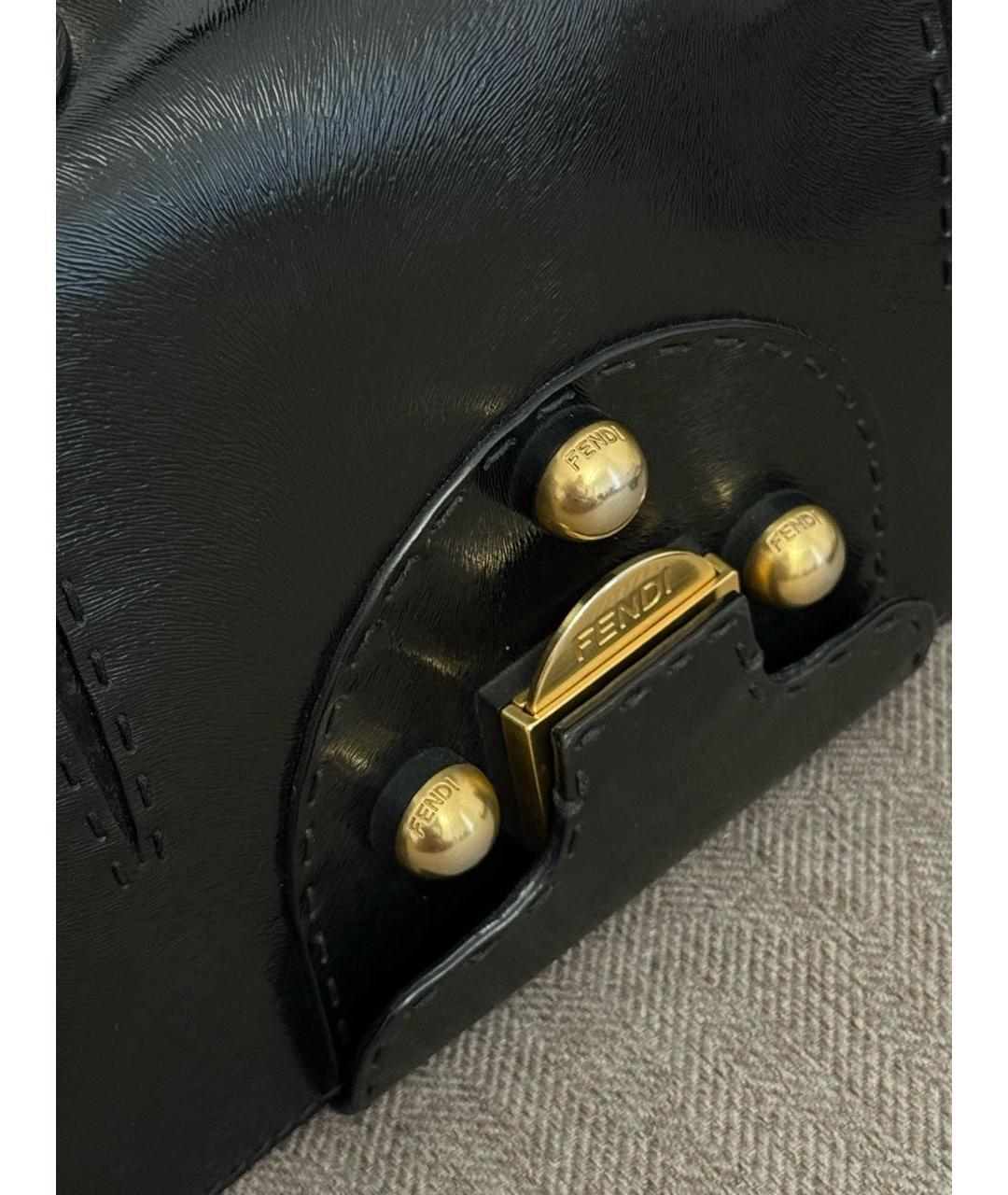 FENDI Черная сумка с короткими ручками из лакированной кожи, фото 2