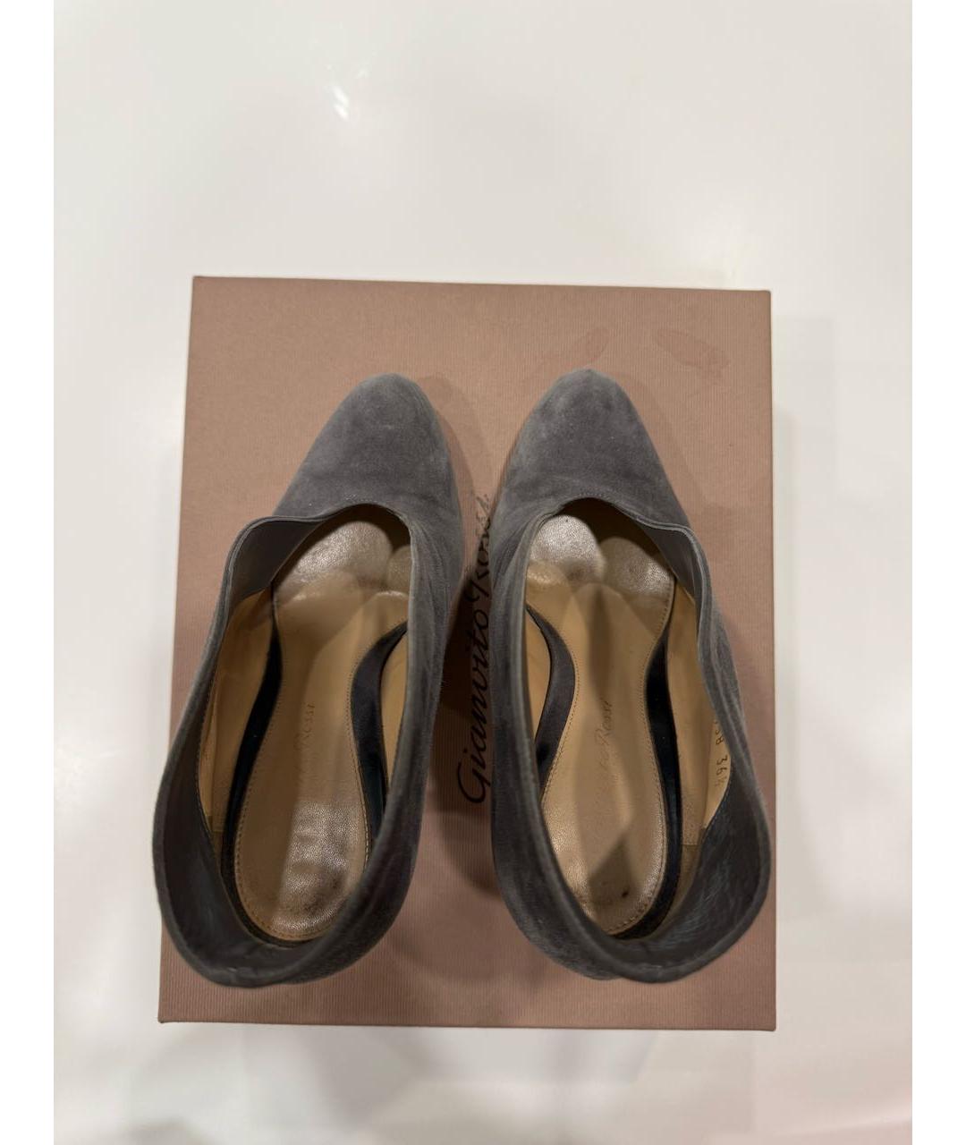 GIANVITO ROSSI Серые замшевые ботильоны, фото 3