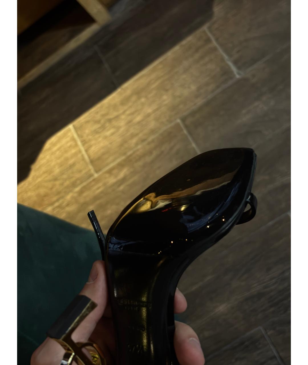 SAINT LAURENT Черные босоножки из лакированной кожи, фото 5