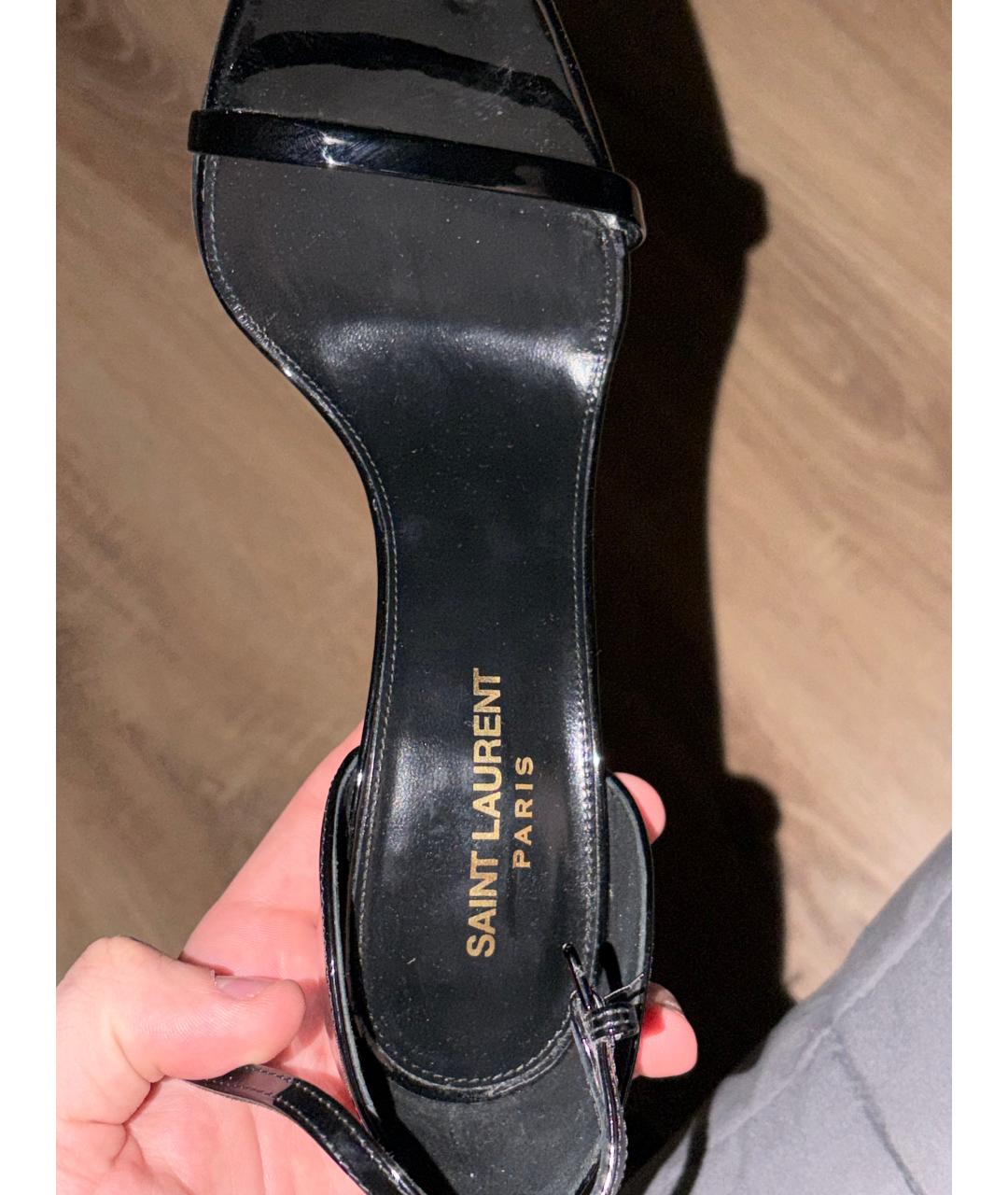 SAINT LAURENT Черные босоножки из лакированной кожи, фото 3