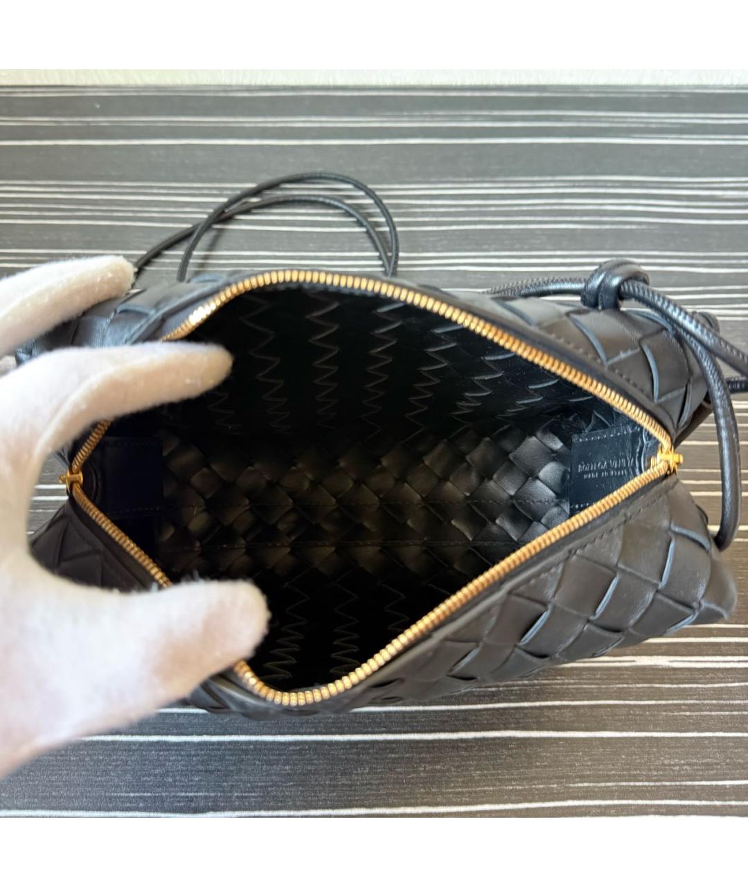 BOTTEGA VENETA Черная кожаная сумка через плечо, фото 4