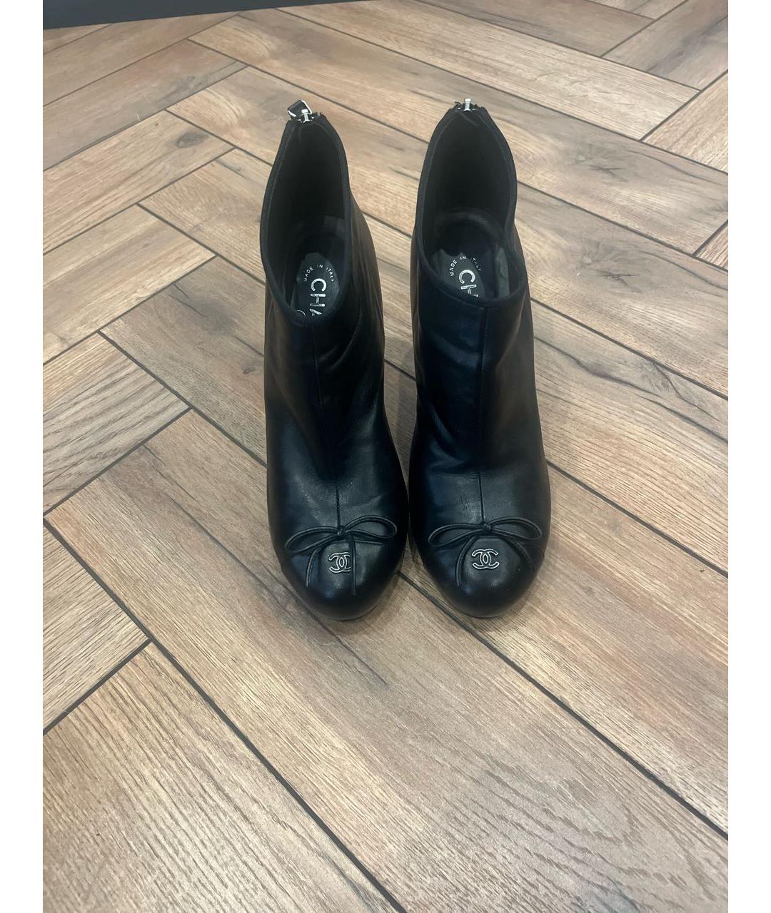 CHANEL Черные кожаные ботильоны, фото 2