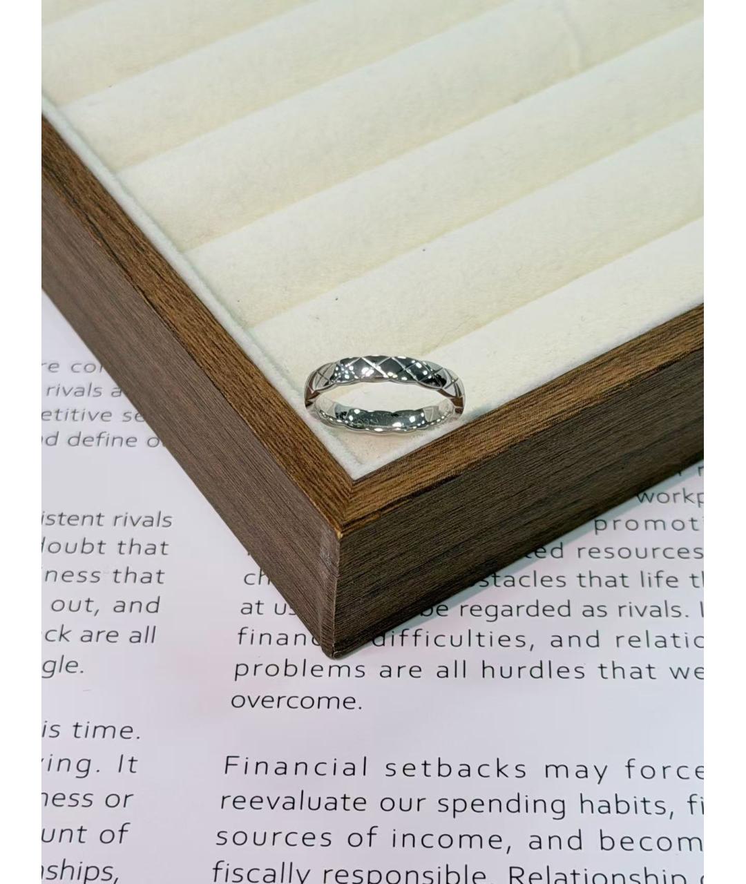 CHANEL Серебряное кольцо из белого золота, фото 4