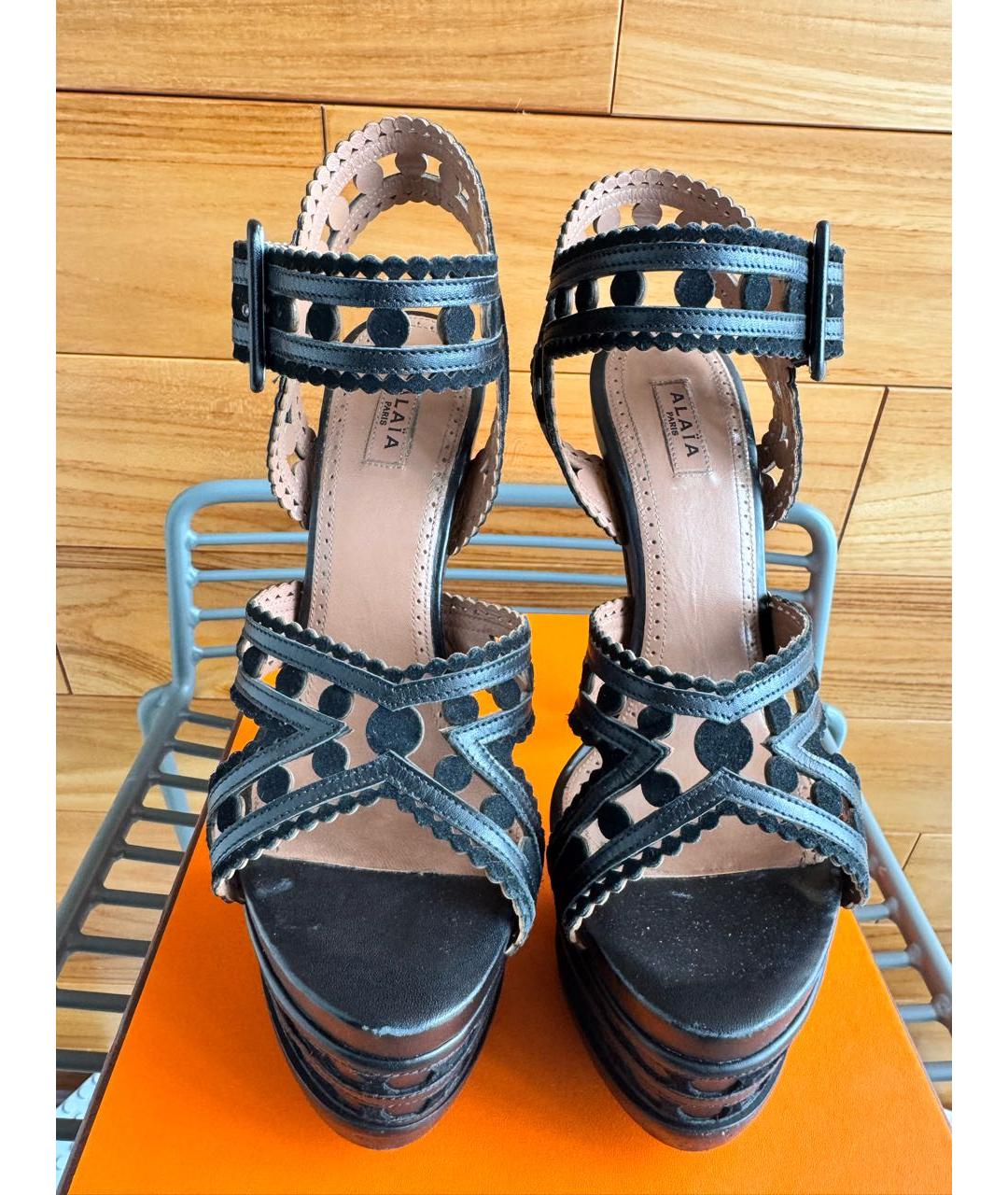 ALAIA Черные кожаные босоножки, фото 2