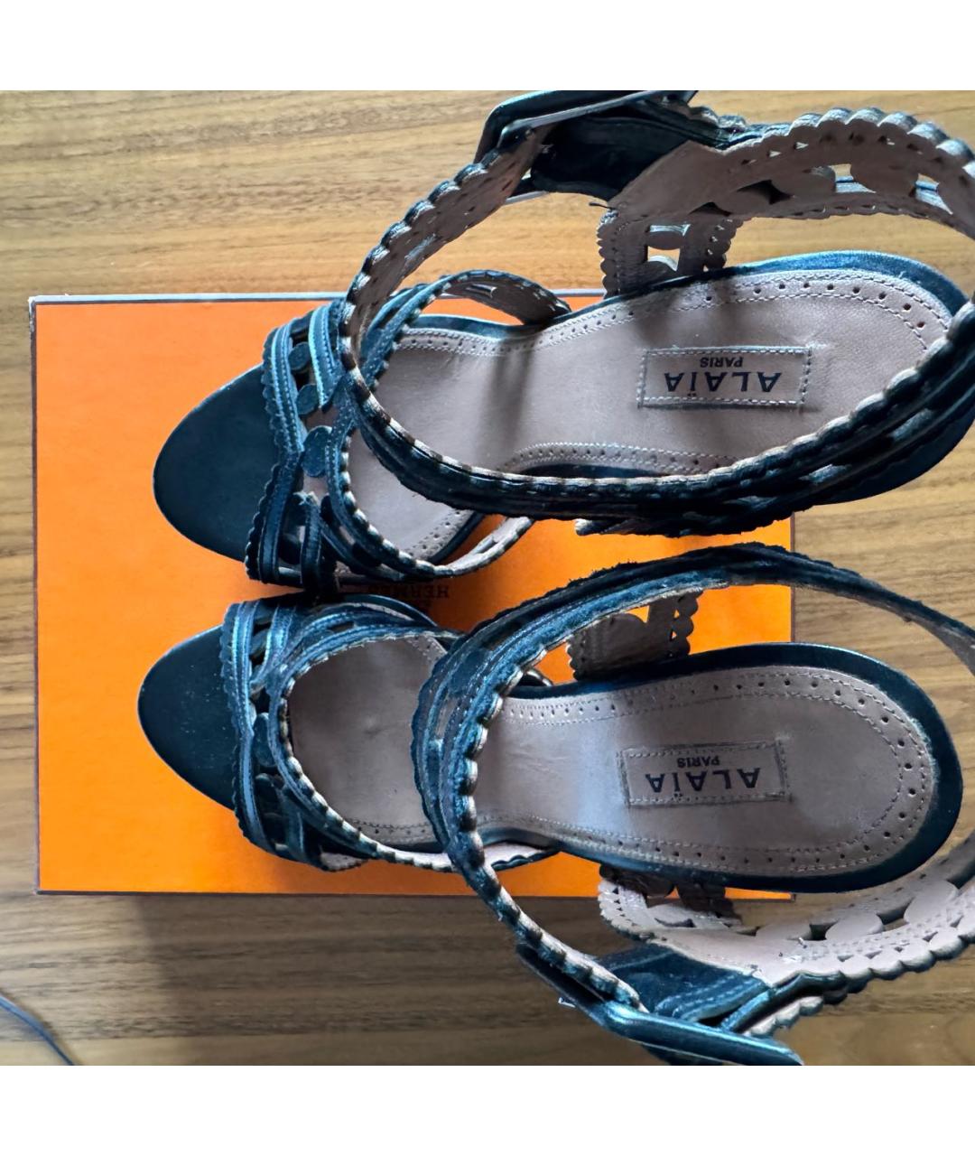 ALAIA Черные кожаные босоножки, фото 3