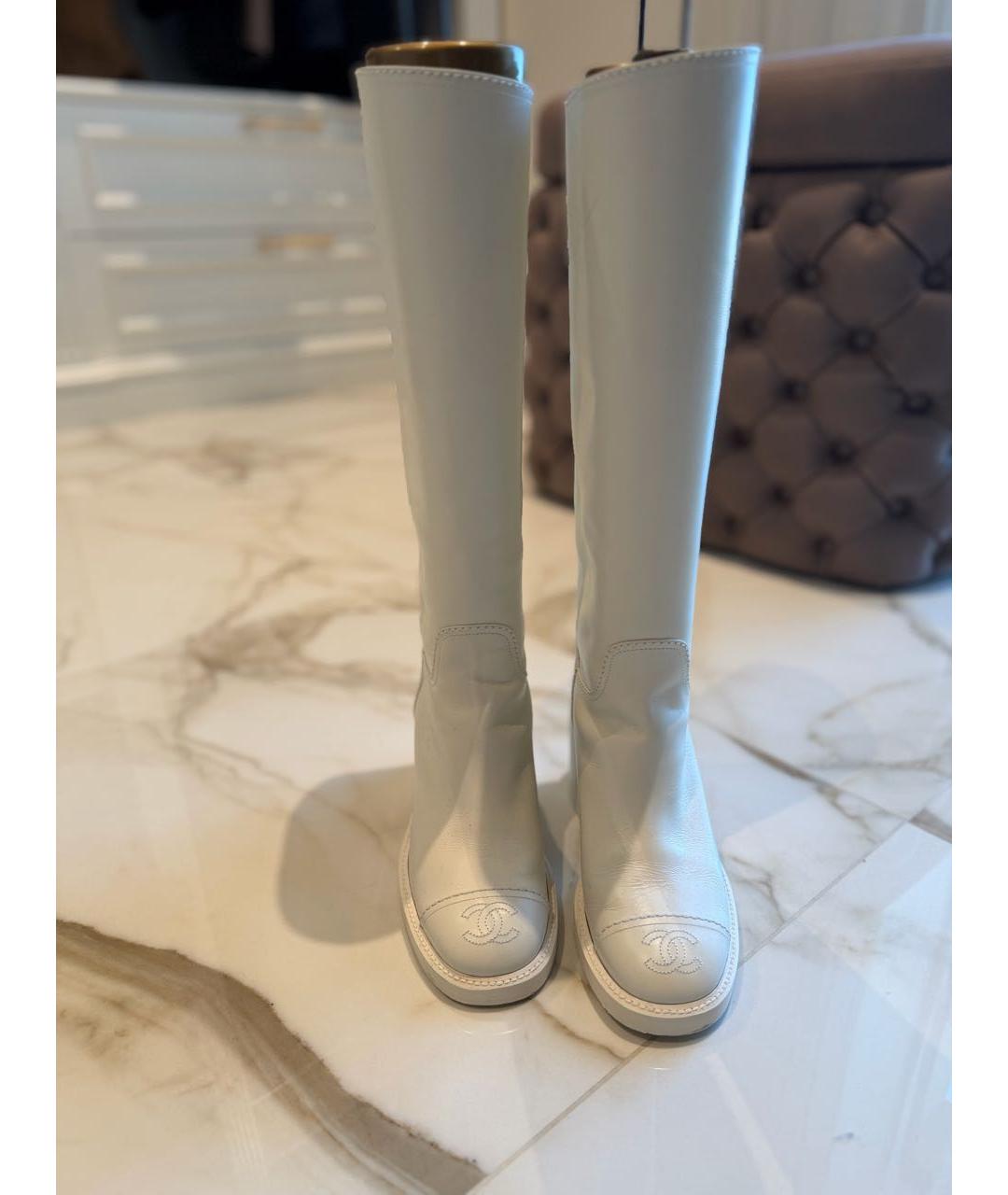CHANEL Белые кожаные сапоги, фото 3