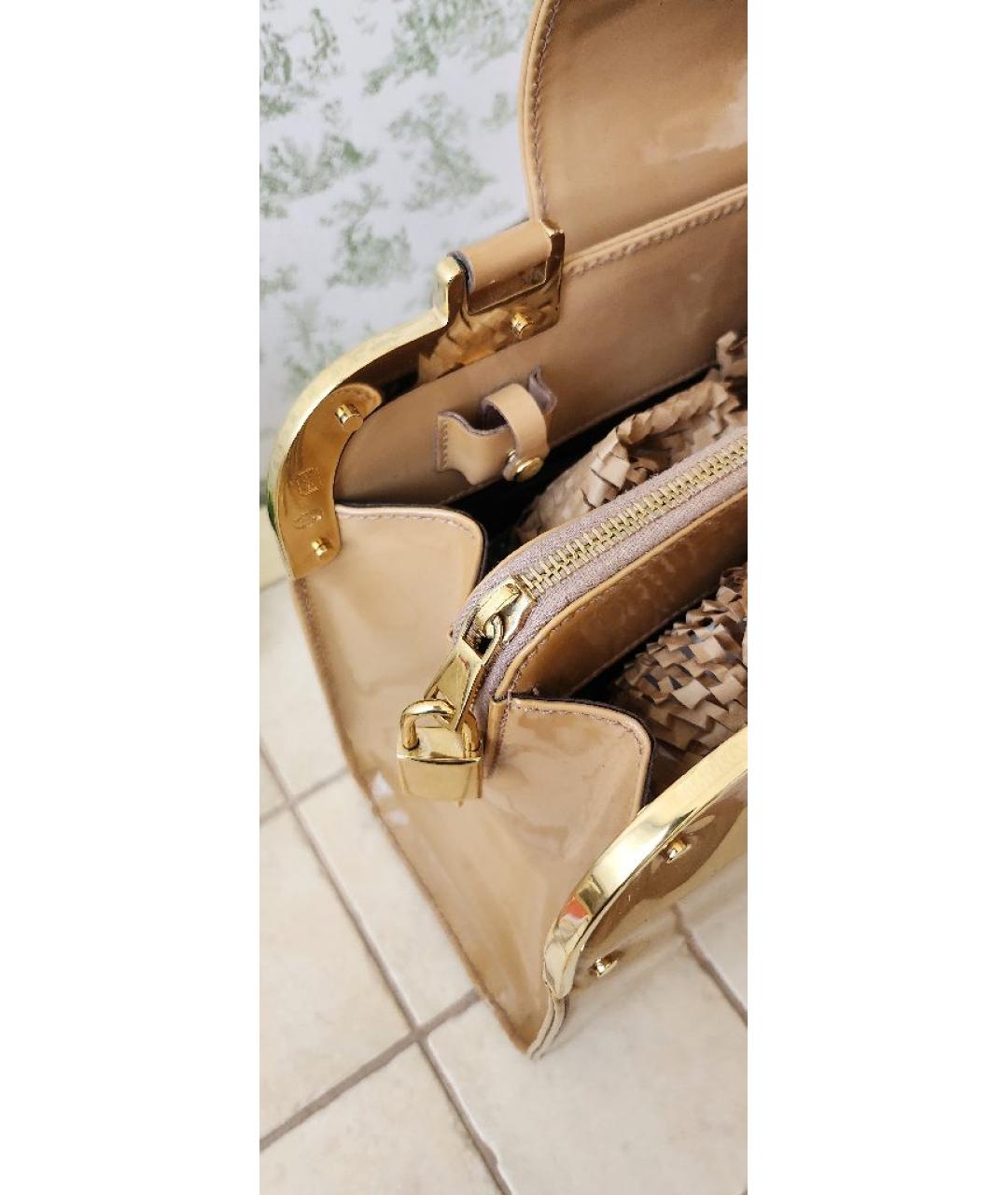 SAINT LAURENT Сумка с короткими ручками из лакированной кожи, фото 4