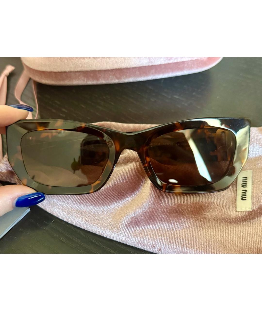 MIU MIU Коричневые пластиковые солнцезащитные очки, фото 2