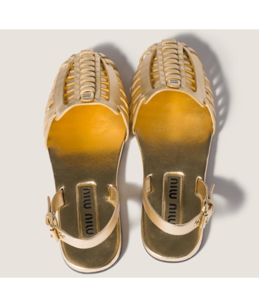 MIU MIU Золотые кожаные сандалии, фото 4
