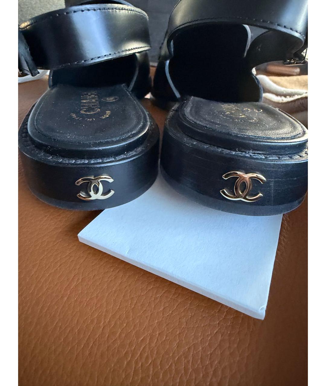 CHANEL Черные кожаные сандалии, фото 3